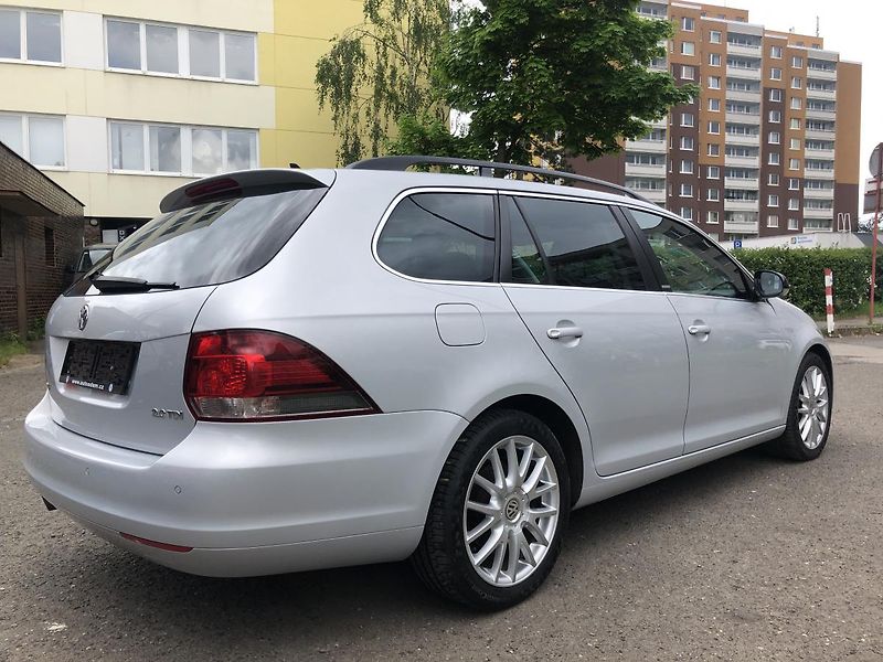 Volkswagen Golf Variant (2011) 2,0TDi STYLE nez. rezervace - fotka 4 z 68