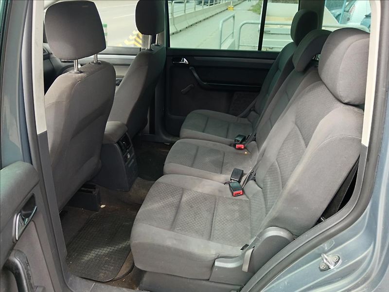 Volkswagen Touran 1,9 TDi Conceptline - fotka 16 z 17