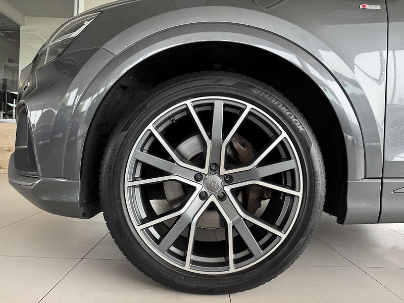 Audi Q8 50TDI Quattro*S-LINE*REZERVACE - fotka 41 z 42
