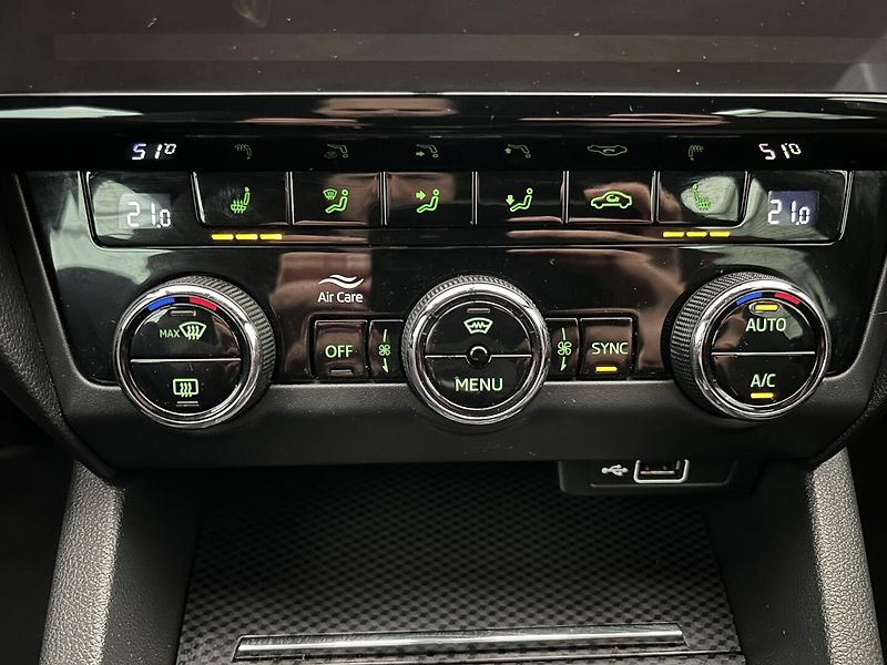 Škoda Octavia 2.0 TSI RS - fotka 28 z 35