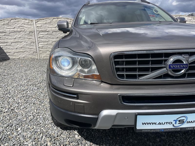 Volvo XC90 2.5TDi D5 200PS AWD R-DESIGN!! - fotka 68 z 180