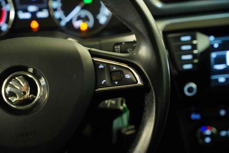 Škoda Superb - fotka 17 z 36