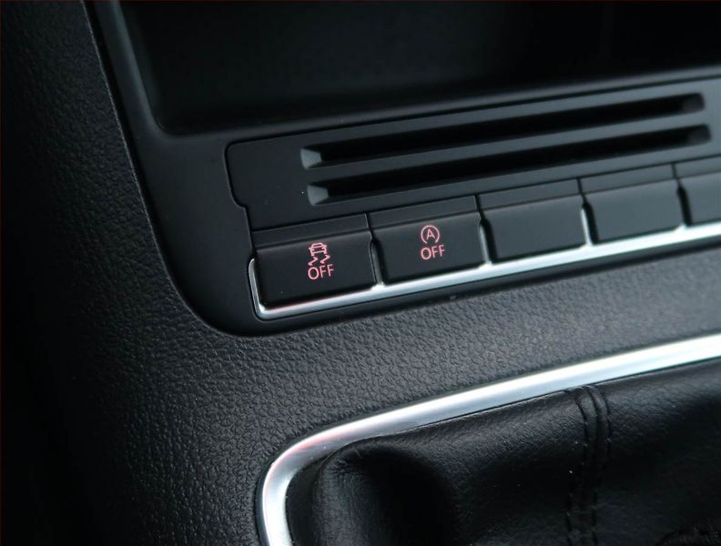 Volkswagen Tiguan (2013) Sport&Style 1.4 TSI, Navi - fotka 18 z 22