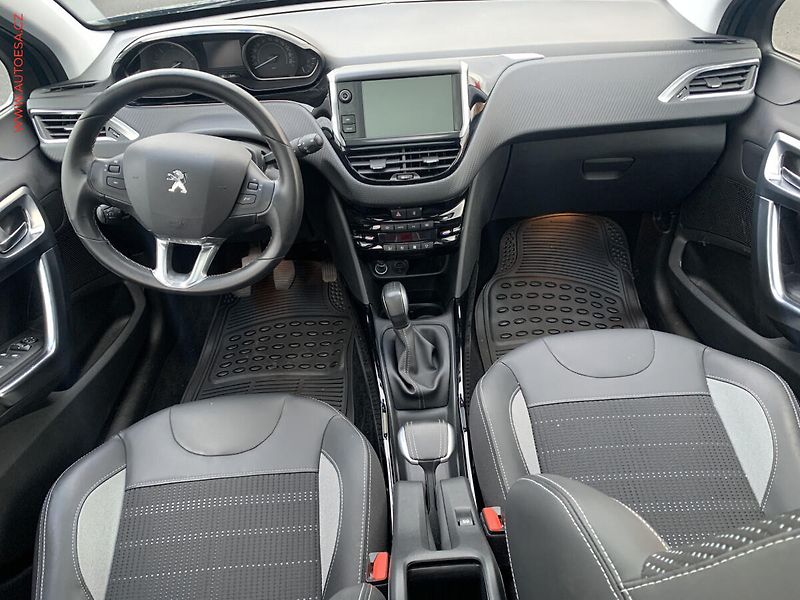 Peugeot 2008 (2016) 1.6 HDi, 1.maj,ČR, Allure - fotka 8 z 18