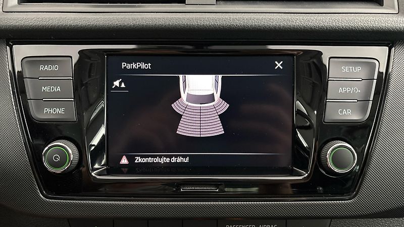 Škoda Fabia 1.0 TSI Black Combi - fotka 12 z 24
