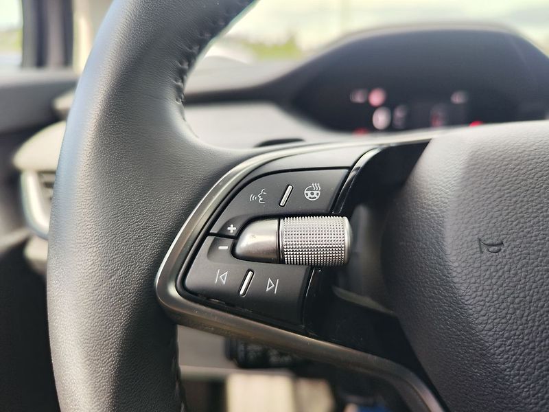 Škoda Enyaq EV/55 kWh/125kW Tour 50 - fotka 30 z 36