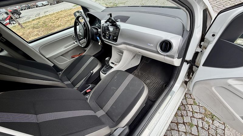 Volkswagen e-up! (2017) VW eUP! 60Kw, dojezd 130km DPH - fotka 11 z 27