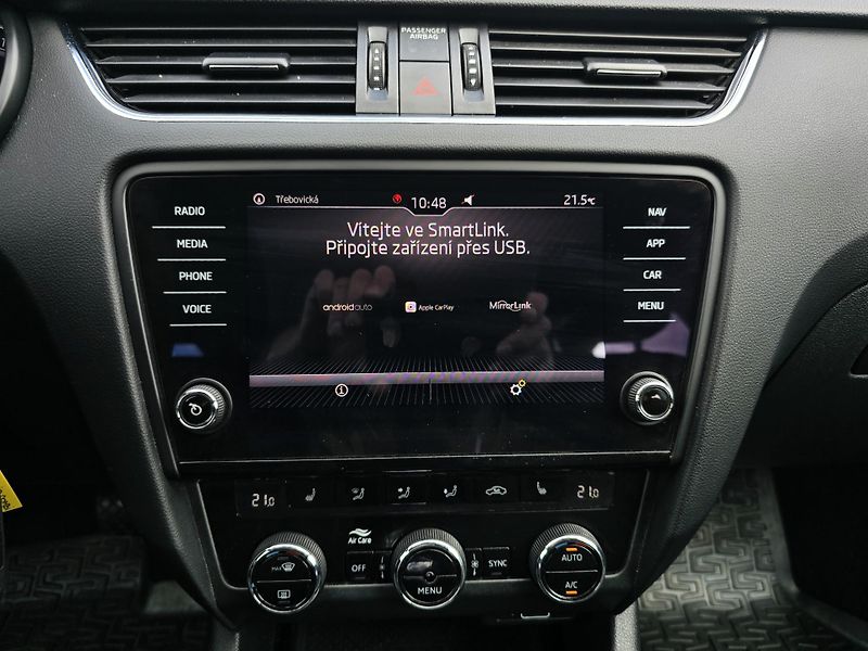Škoda Octavia 2,0TSI 140KW DSG FULL LED NAVI - fotka 23 z 30