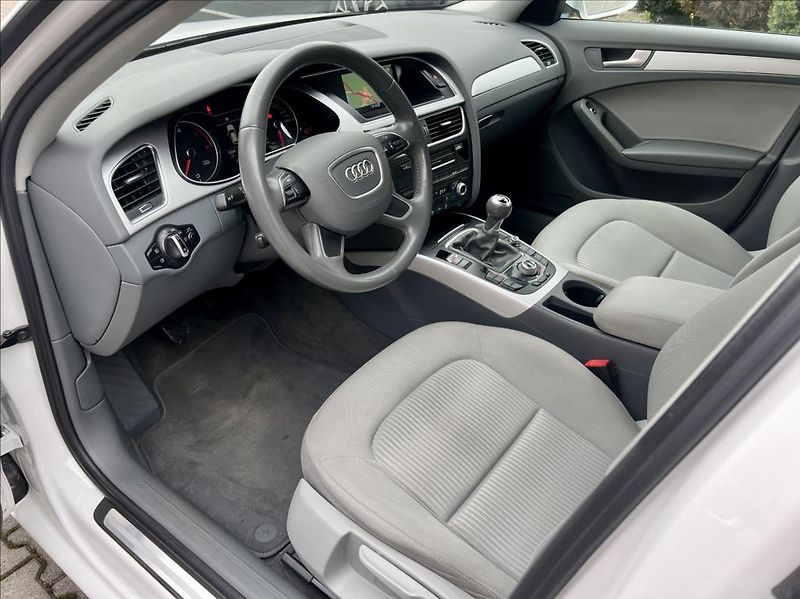 Audi A4 2,0 TDi KLIMA / NAVI - fotka 11 z 40