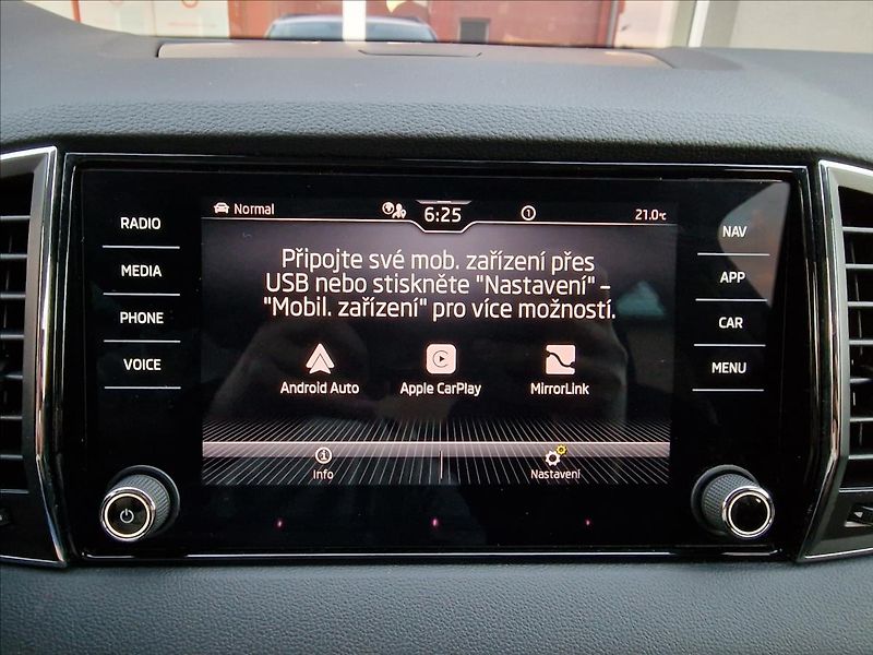 Škoda Karoq 2.0 TDI Style DSG,ČR,1.Maj - fotka 29 z 50