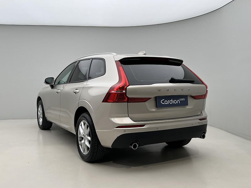 Volvo XC60 D4 AWD MOMENTUM AUT CZ - fotka 10 z 39