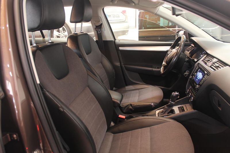 Škoda Octavia (2014) 1.2TSI DSG Elegance  - fotka 20 z 29