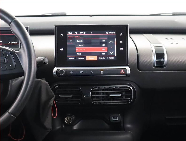 Citroën C4 Cactus (2018) 1.2 PureTech, Serv.kniha - fotka 12 z 15
