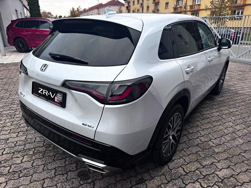 Honda ZR-V (2026) 2.0e:HEV 135kW ADVANCE TOP - fotka 6 z 39