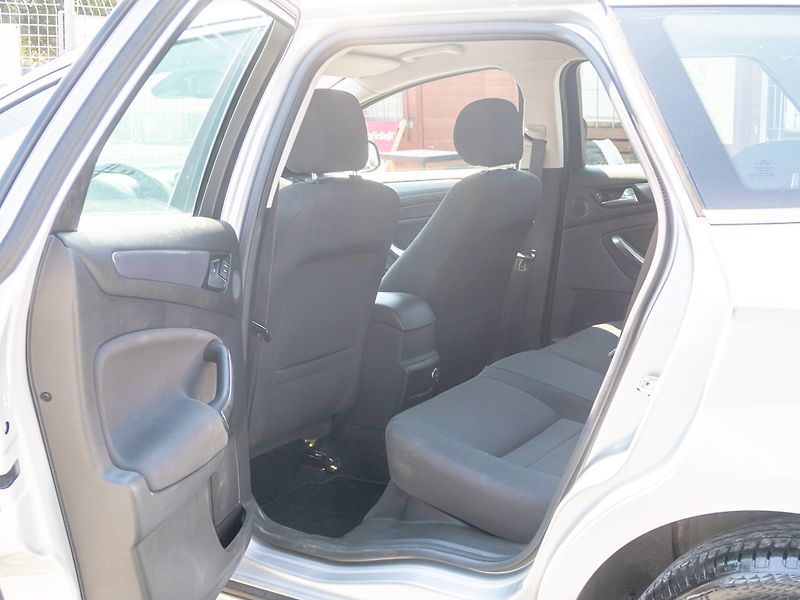 Ford Mondeo (2014) 2.0D 103KW – NAVIGACE - fotka 36 z 48