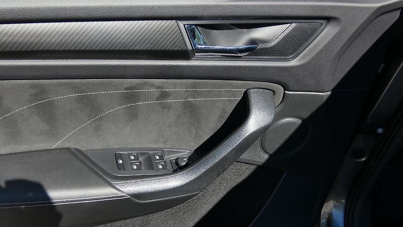 Škoda Kodiaq 2,0 TDI DSG 4x4 Sportline - fotka 9 z 27
