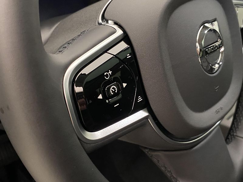 Volvo V60 B4 DARK PLUS AUT  - fotka 20 z 59