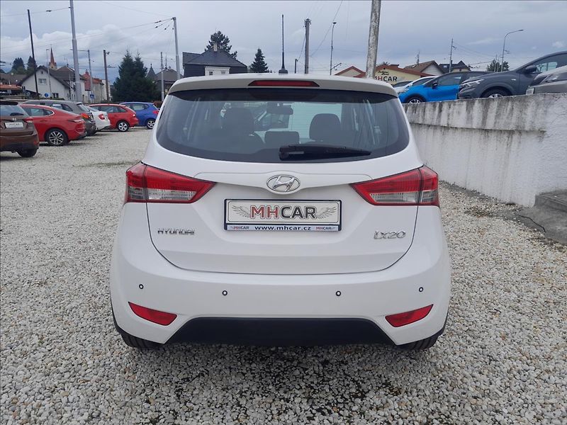 Hyundai ix20 1,4i16V 66 kW - fotka 6 z 48