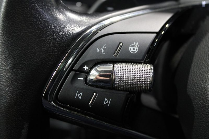 Škoda Octavia 2,0 TDI Scout 4x4 DSG 1.majite - fotka 20 z 40