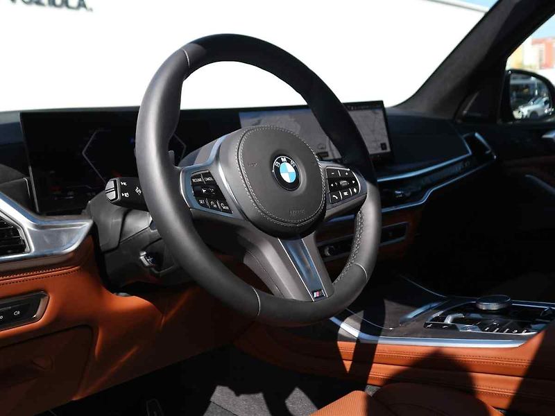 BMW X7 - fotka 7 z 10