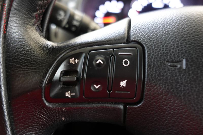 Kia Sportage (2014) 2.0CRDi 4x4, Xenon, navi - fotka 15 z 22
