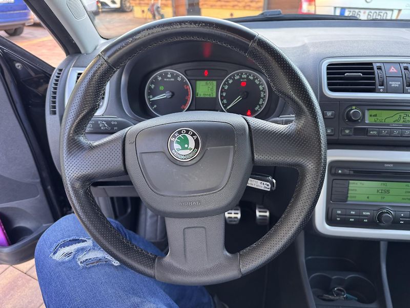 Škoda Fabia 1.4i 63KW ELEGANCE - fotka 10 z 20