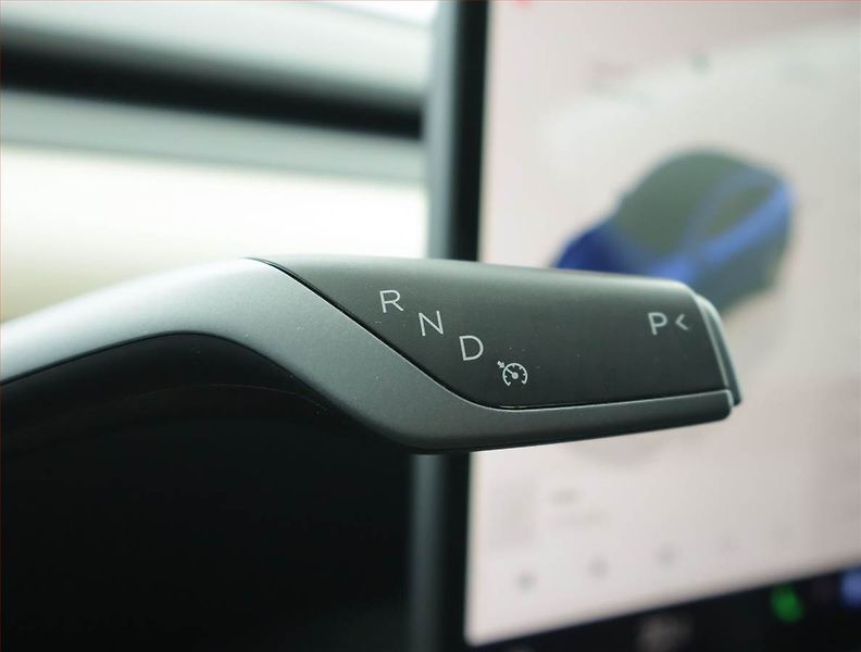 Tesla Model Y (2022) Long Range AWD 79kWh, SoH 91% - fotka 13 z 21