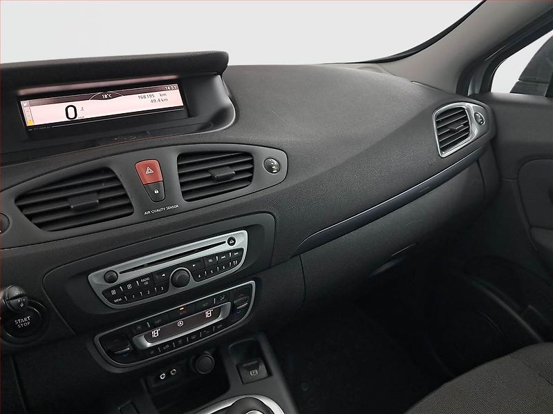 Renault Grand Scénic (2011) 1.6 16V, 7 míst, Park. senzory - fotka 12 z 20