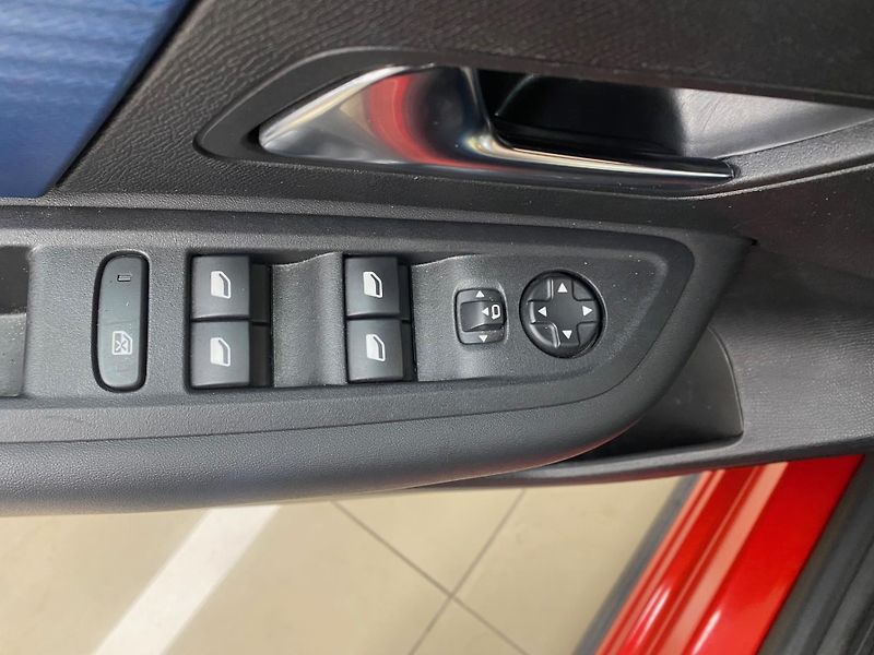 Citroën ë-C4 1.MAJITEL, DPH, ZÁRUKA - fotka 14 z 23