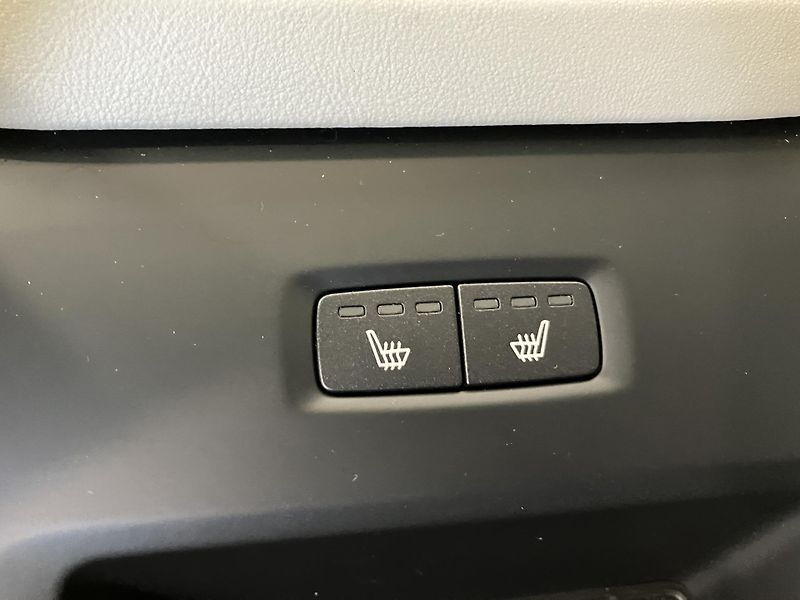 Volvo XC90 B5 AWD Ice Line Plus Dark AT8 - fotka 19 z 50