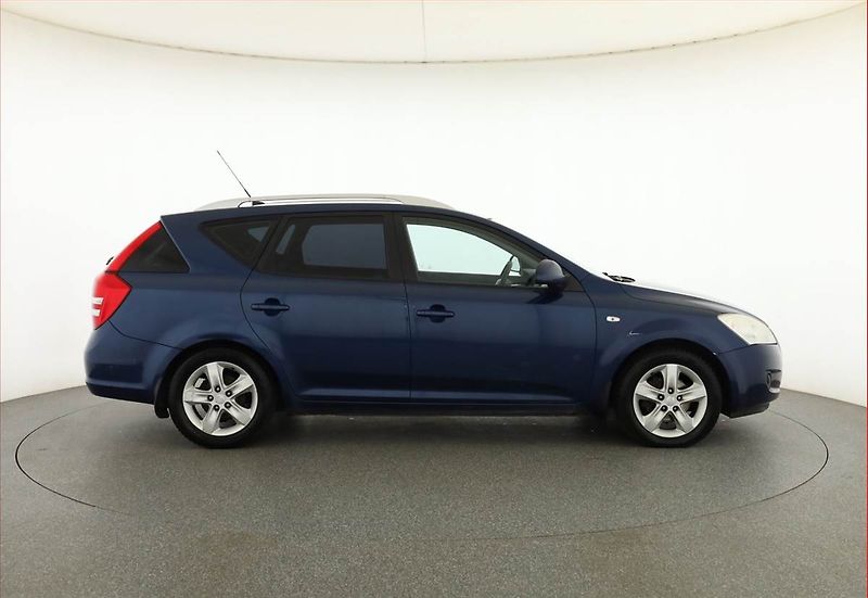 Kia Ceed (2009) 1.4 CVVT, nová STK, Klima - fotka 6 z 15
