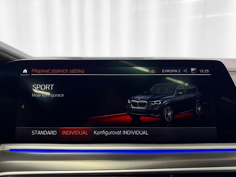 BMW X5 30d xDrive M-PAKET, HUD, LASER - fotka 16 z 31