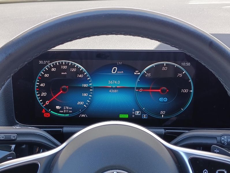 Mercedes-Benz EQA 250+ ČR DPH - fotka 24 z 34