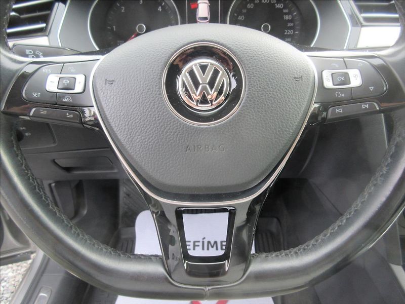Volkswagen Passat 2,0 TDI DSG 4 Motion Highline - fotka 10 z 20