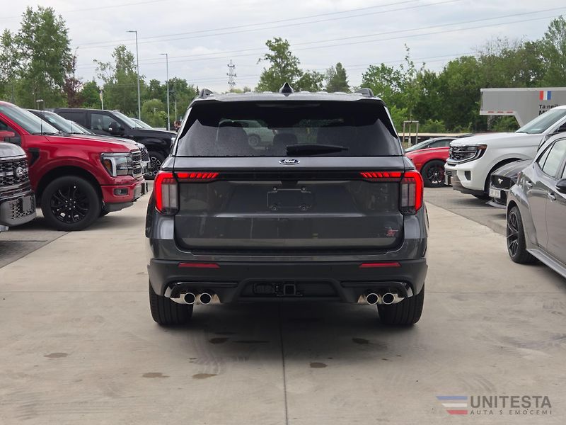 Ford Explorer (2026) 2026 Explorer ST 4x4 - fotka 4 z 15