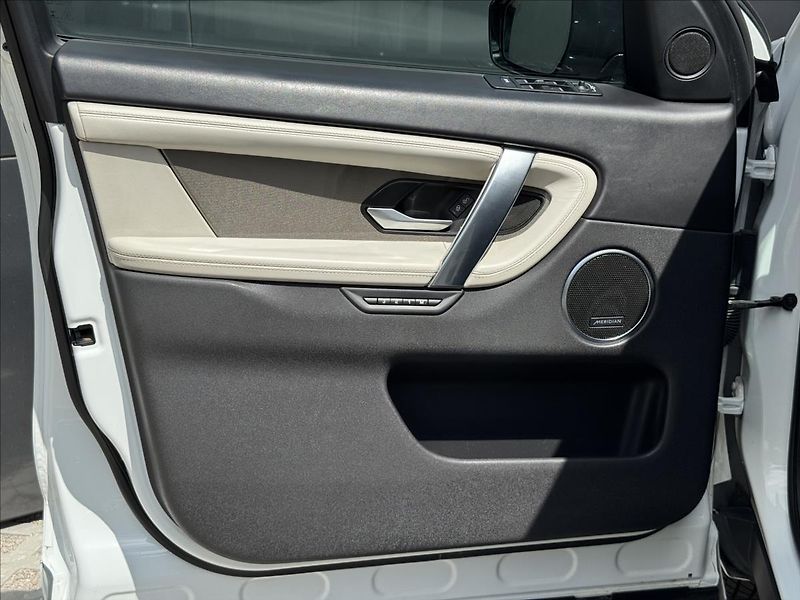 Land Rover Discovery Sport 2,0 D180 R-Dynamic HSE ČR DPH - fotka 27 z 39