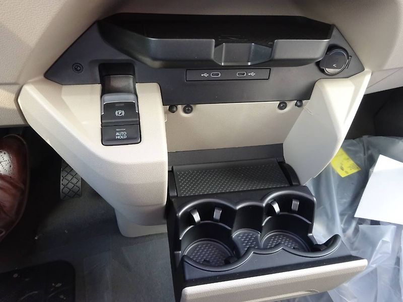 Volkswagen Multivan (2026) Life 2,0 TDI - fotka 16 z 28