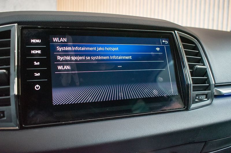 Škoda Karoq 1.5 TSI STYLE+*DSG*WEBASTO*ČR - fotka 34 z 44