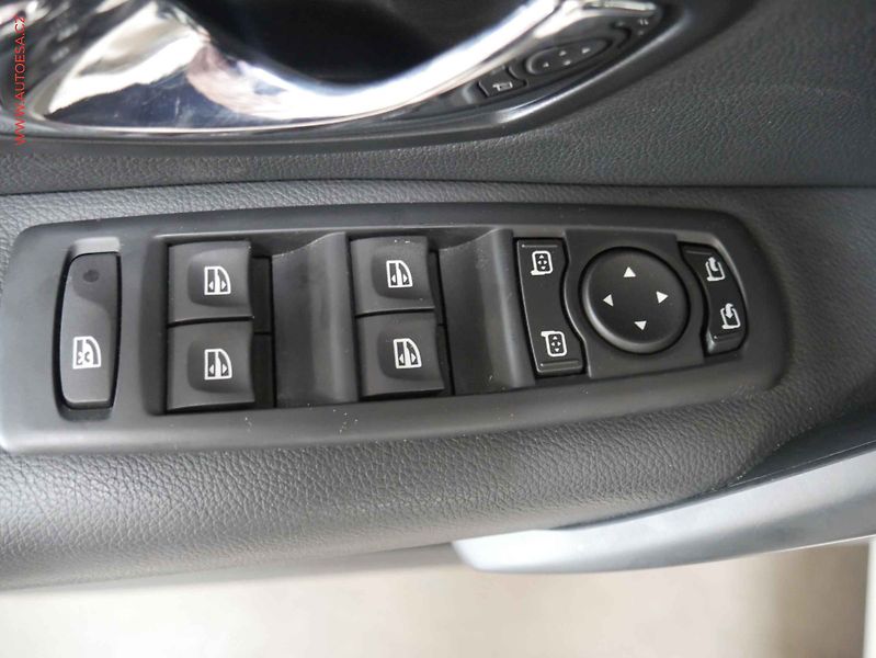 Renault Fluence (2013) 1.6 16V, 2.maj,ČR, AC, temp - fotka 20 z 20