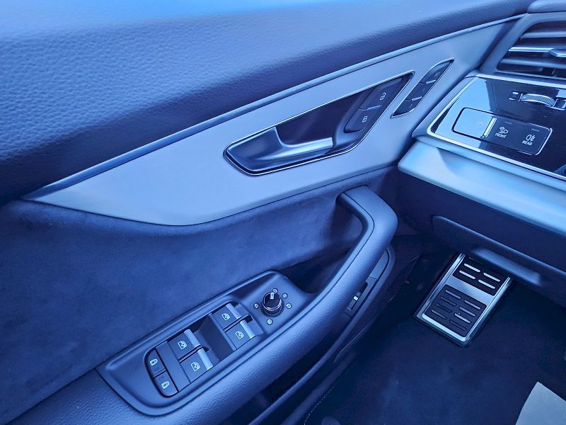 Audi Q8 (2025) 50 TDI 210kW quattro - fotka 20 z 30