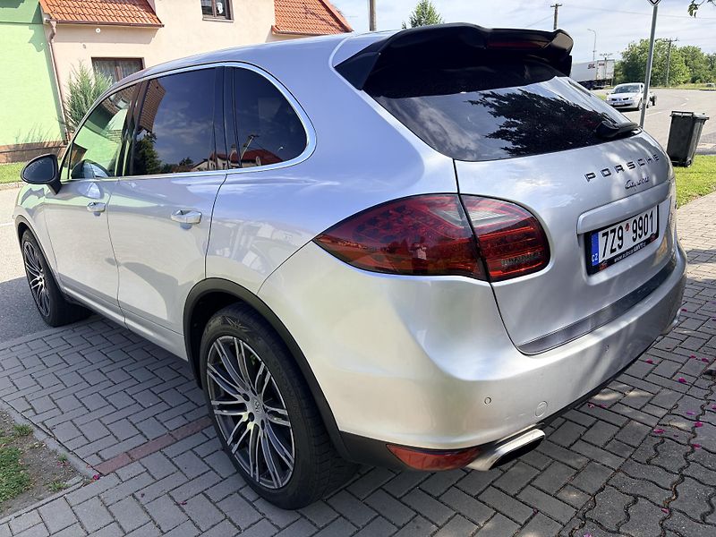 Porsche Cayenne DIESEL 3.0 V6 180KW - fotka 3 z 42