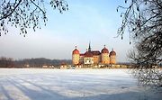 I v zimě vypadá Zámek Moritzburg velmi romanticky.