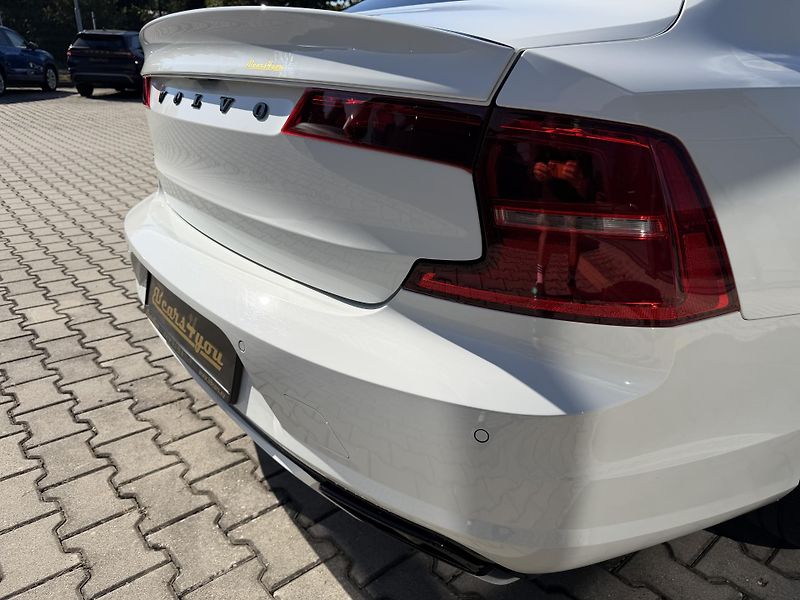 Volvo S90 (2020) 228kW T6 AWD R-DESIGN HUD K360 - fotka 20 z 47