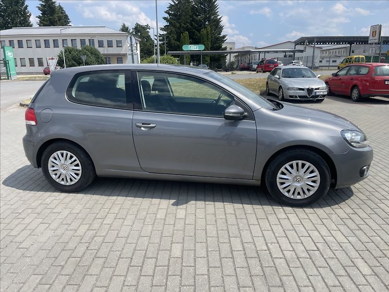 Volkswagen Golf 1,4 MPi 59kw Klima ESP - fotka 27 z 28