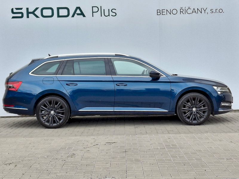Škoda Superb (2023) Combi Style Extra DSG 4x4 2,0T - fotka 12 z 35