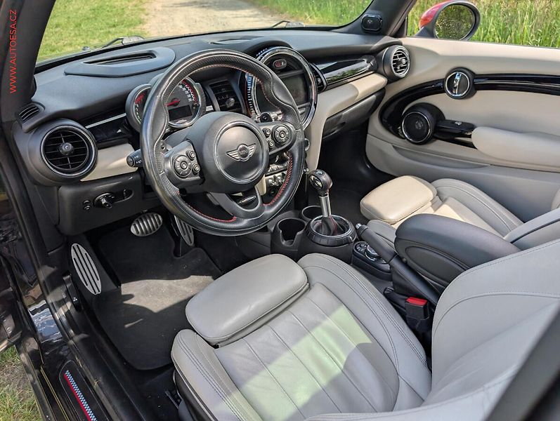Mini Cooper (2016) 2.0i JCW, ČR, AT, LED, navi - fotka 13 z 23