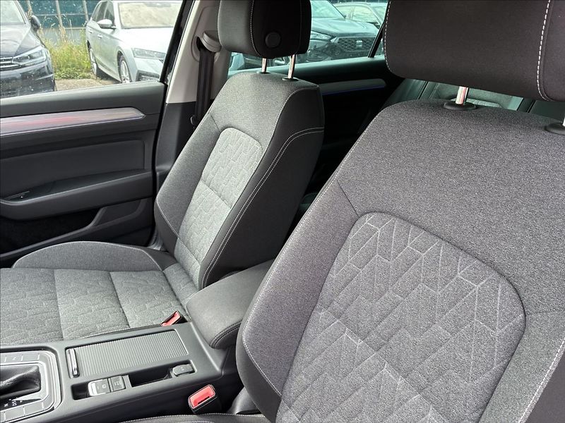 Volkswagen Passat 2,0 TAŽNÉ,KAMERA,APP-CONNECT - fotka 10 z 31