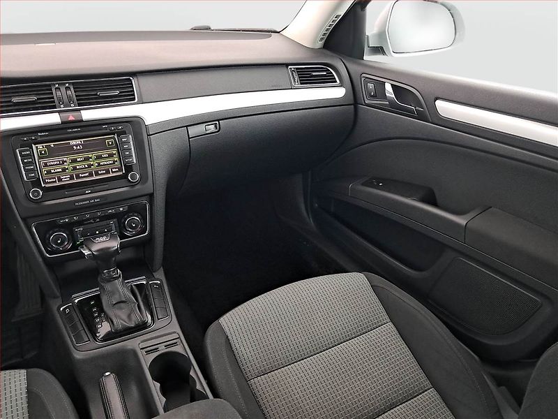 Škoda Superb (2011) 2.0 TDI, Automat, Navi, Xenony - fotka 7 z 18