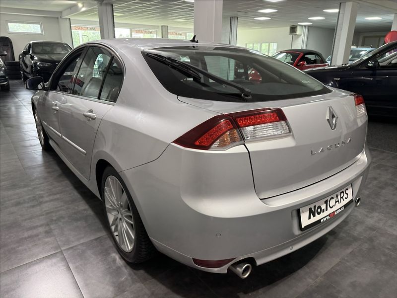 Renault Laguna 2,0   DCi GT 4CONTROL BI-XEN - fotka 4 z 42