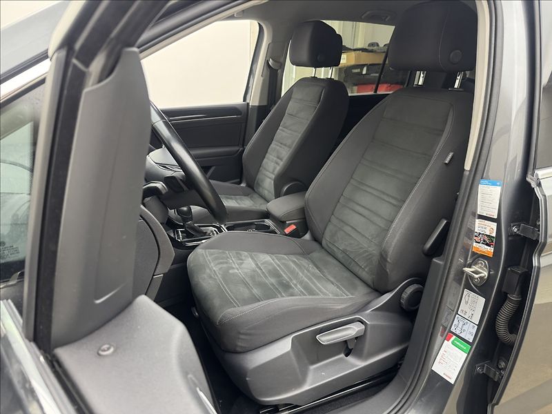 Volkswagen Touran 2,0 110kW DSG 5-MÍST TAŽNÉ ČR - fotka 31 z 41